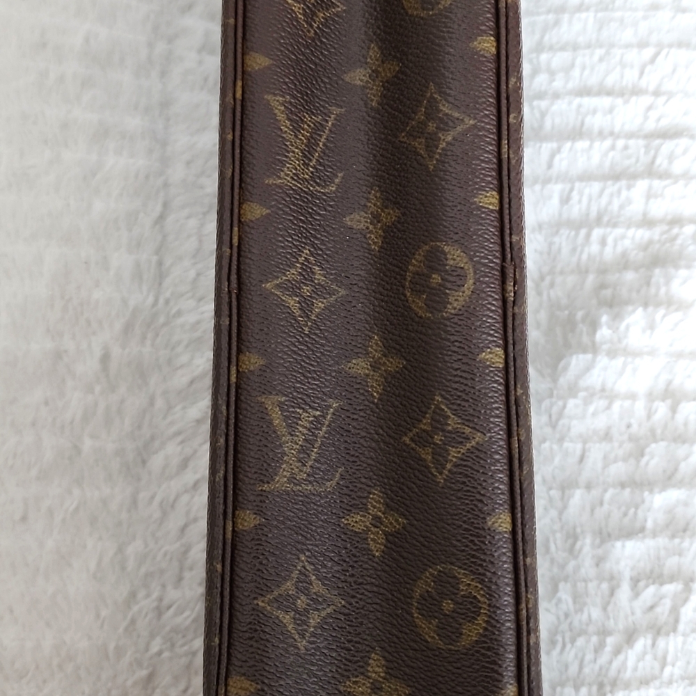 Louis Vuitton Toiletry Travel Bag - Picture 7 of 9